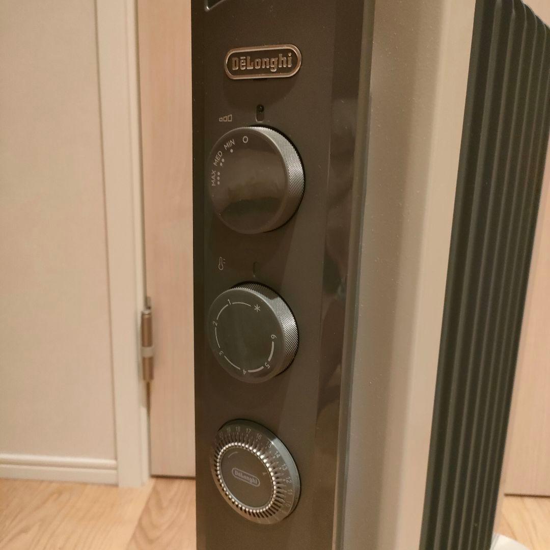 【美品】DeLonghi　VertiCaldo　オイルヒーター