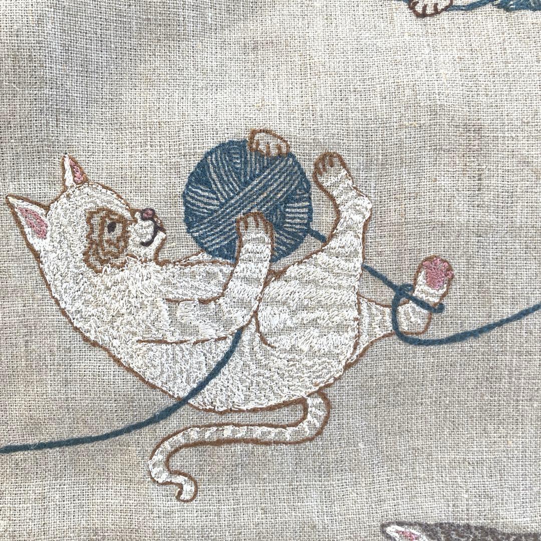 Coral&Tusk クッションカバー　Prayful Cats