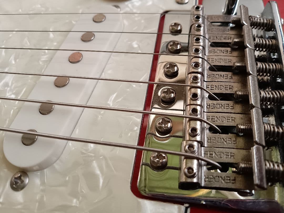 ストラトタイプ　 マッチングヘッド メタリックレッド　汎用ソフトケース付き