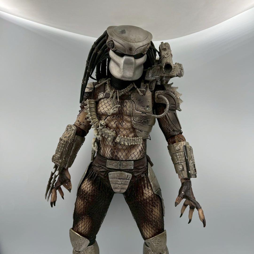 ネカ　プレデター　１/4　フィギュア　エイリアン　NECA