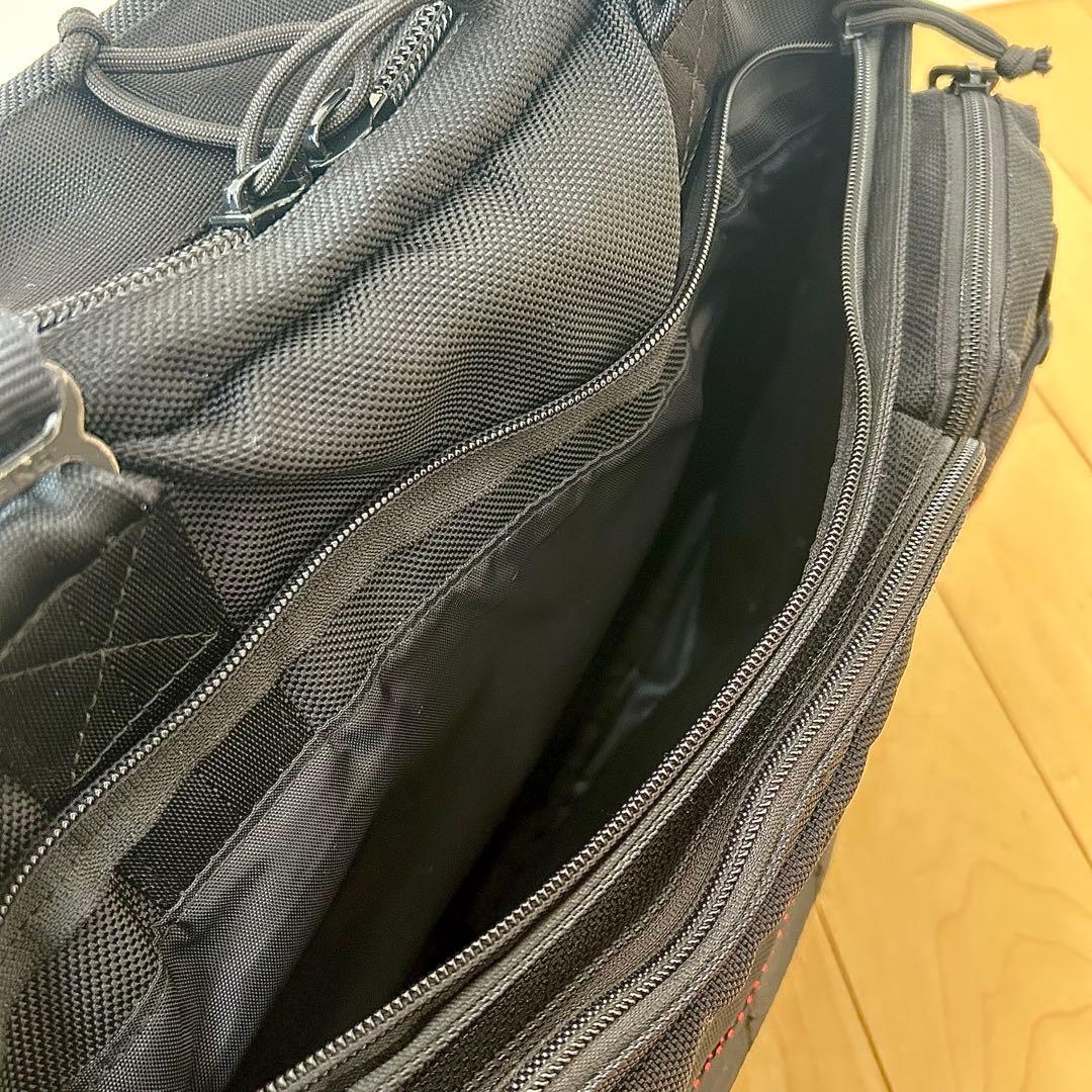 BRIEFING／B4 OVER TRIP／BLACK