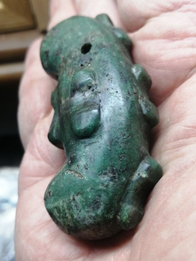 ★古墳期『蛇紋子持勾玉』出土品。大型勾玉　7.0cm　蛇紋石　凄い迫力があります