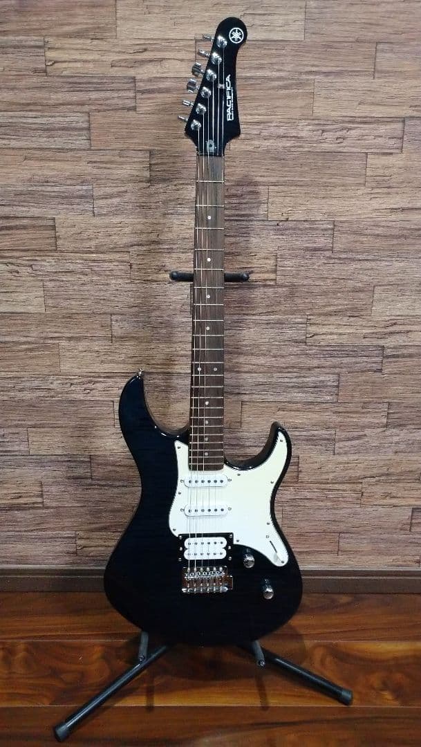 YAMAHA エレキギター PACIFICA 212VFM