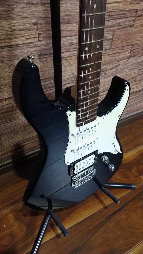 YAMAHA エレキギター PACIFICA 212VFM