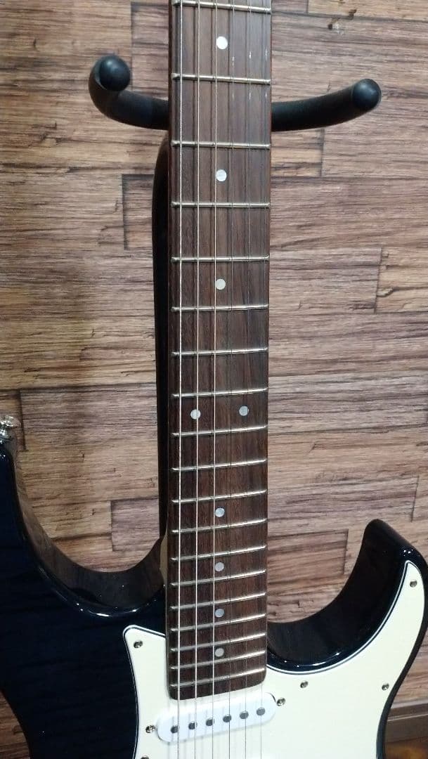 YAMAHA エレキギター PACIFICA 212VFM