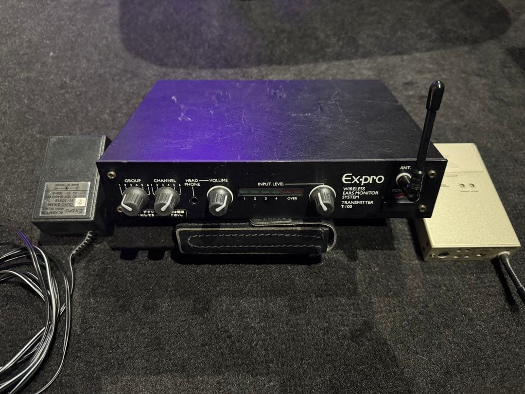 Expro ワイヤレスシステム 本体とACアダプター