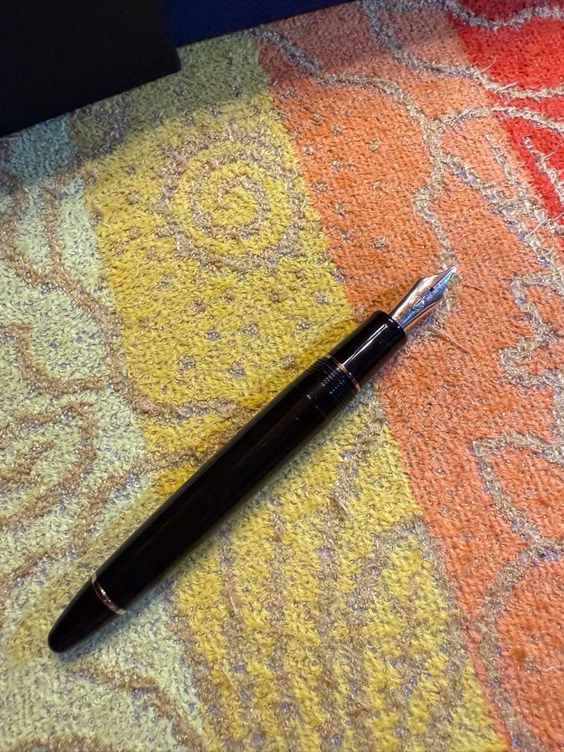 Sailor 万年筆 長刀研ぎ 中細 金色