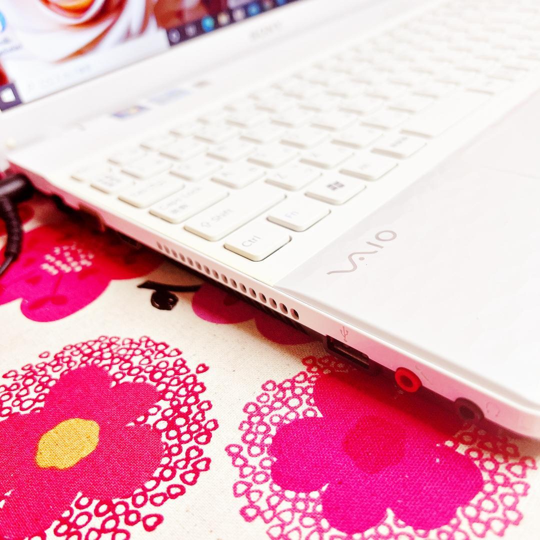 92【人気のキラキラVAIO❣️】新品メモリ8GB✨爆速SSD✨ノートパソコン✨白