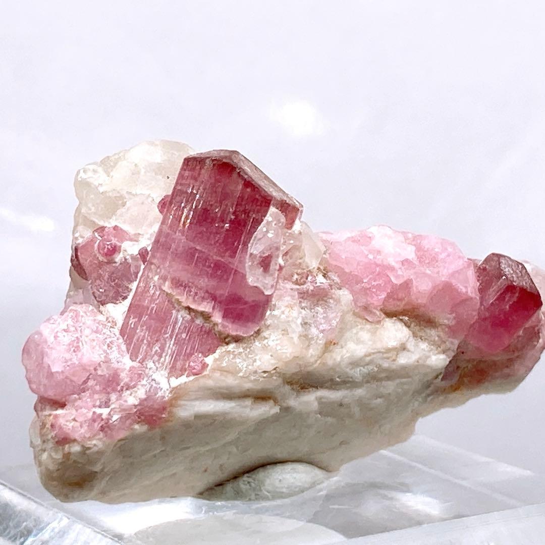 鉱*ー様 トルマリン　ルベライト　原石　鉱物標本　天然石　395