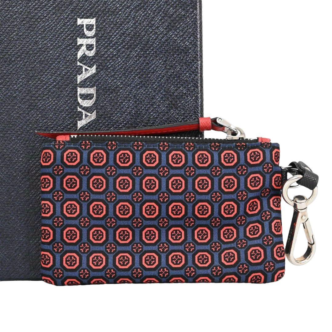 【新品同様】プラダ　キーリング　財布　小銭入れ　　小物入れ　キーホルダー