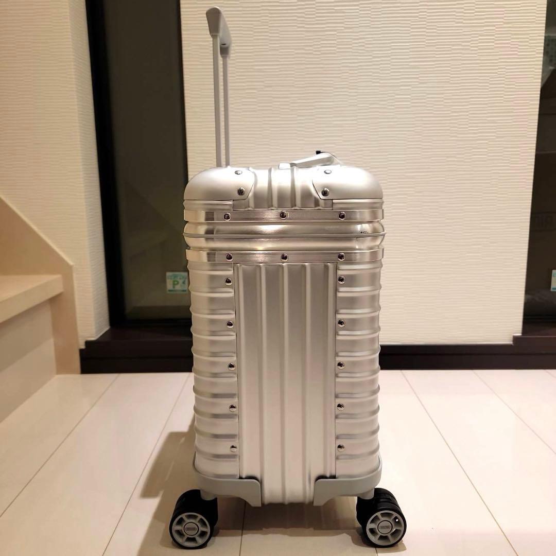 新品　廃盤　旧型　リモワ　パイロット 34L　トローリー　4輪　ビジネス　アルミ