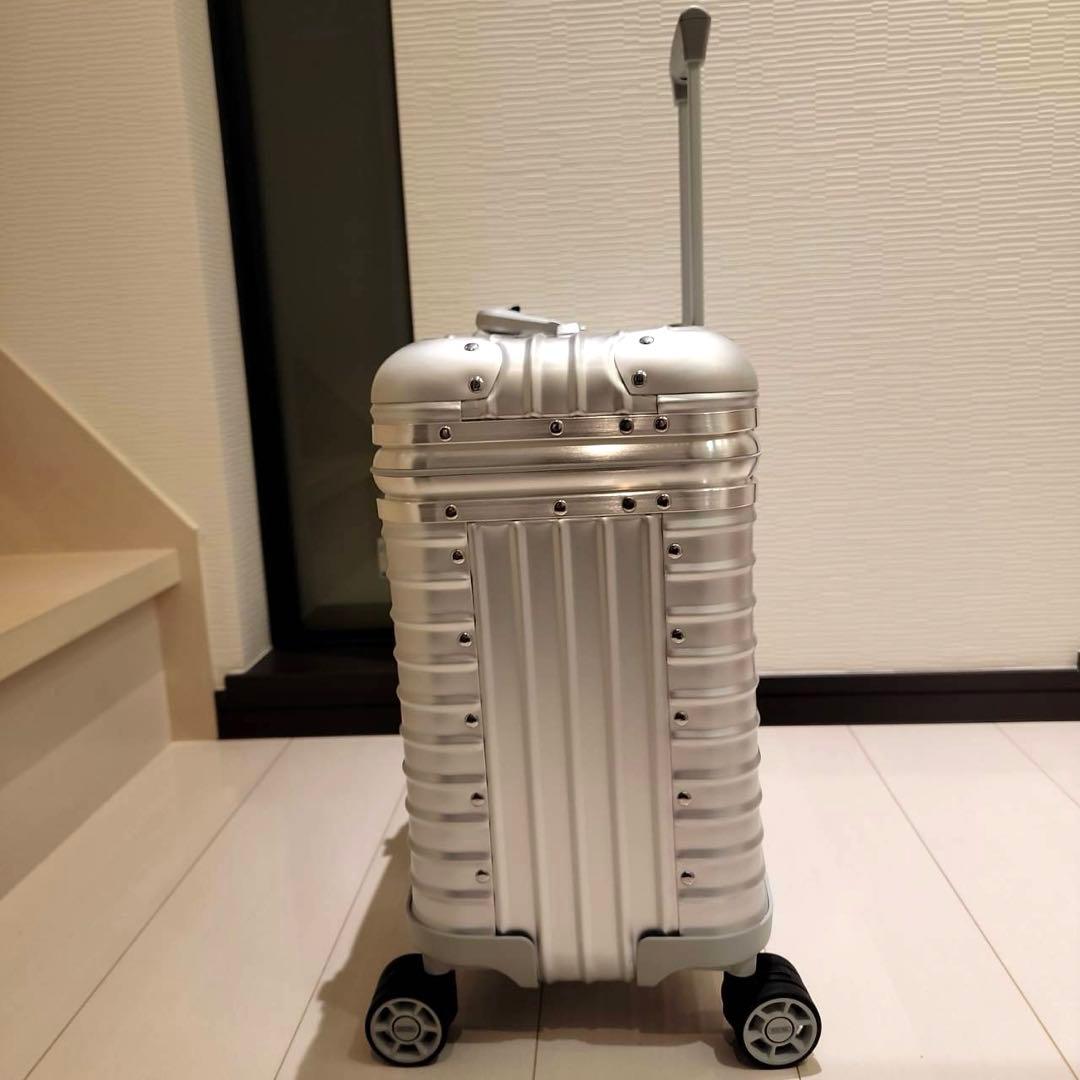 新品　廃盤　旧型　リモワ　パイロット 34L　トローリー　4輪　ビジネス　アルミ