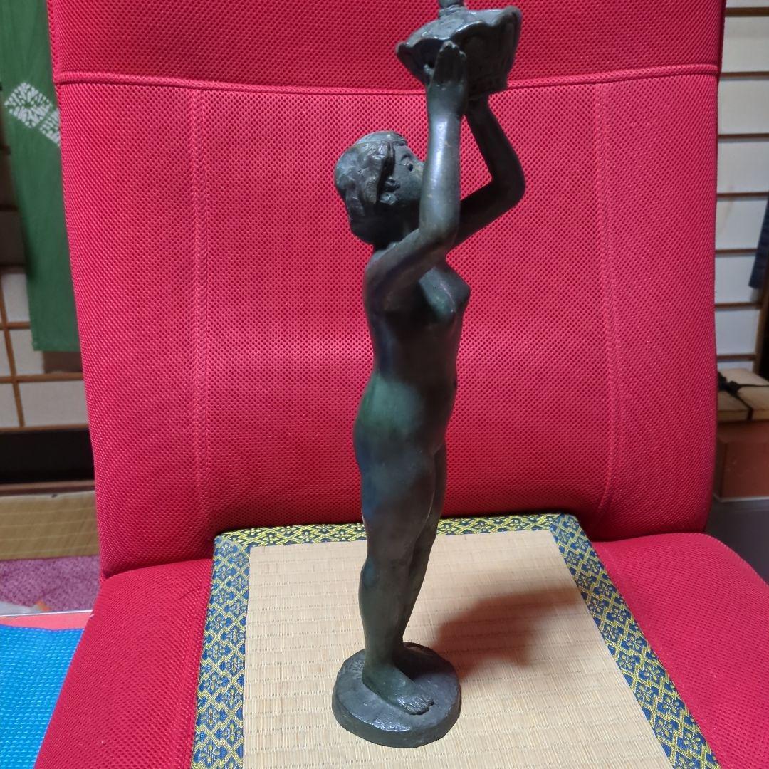 ブロンズ製 女性像 冠を持つ彫刻 約41cm