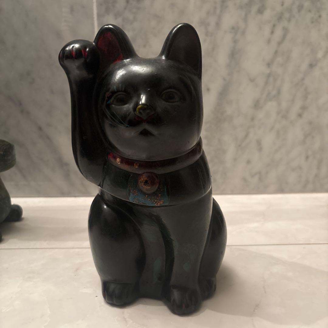 1920-30年代アンティーク妖艶な瞳と唐草模様が美しい陶器の招き猫