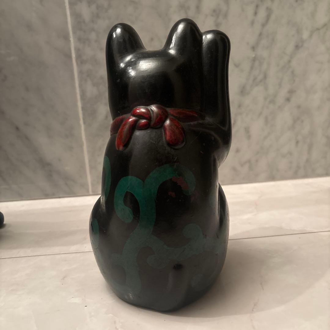 1920-30年代アンティーク妖艶な瞳と唐草模様が美しい陶器の招き猫