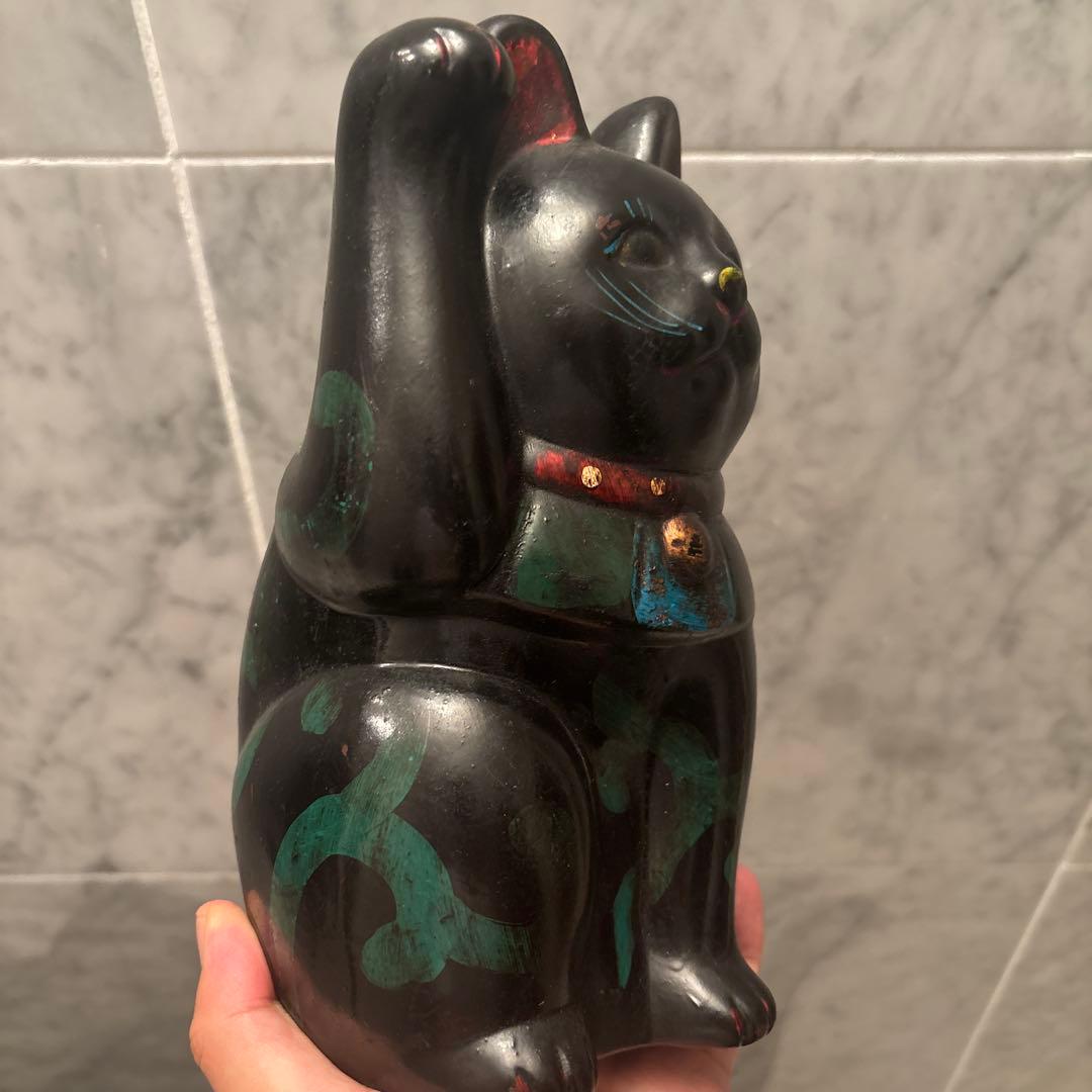 1920-30年代アンティーク妖艶な瞳と唐草模様が美しい陶器の招き猫