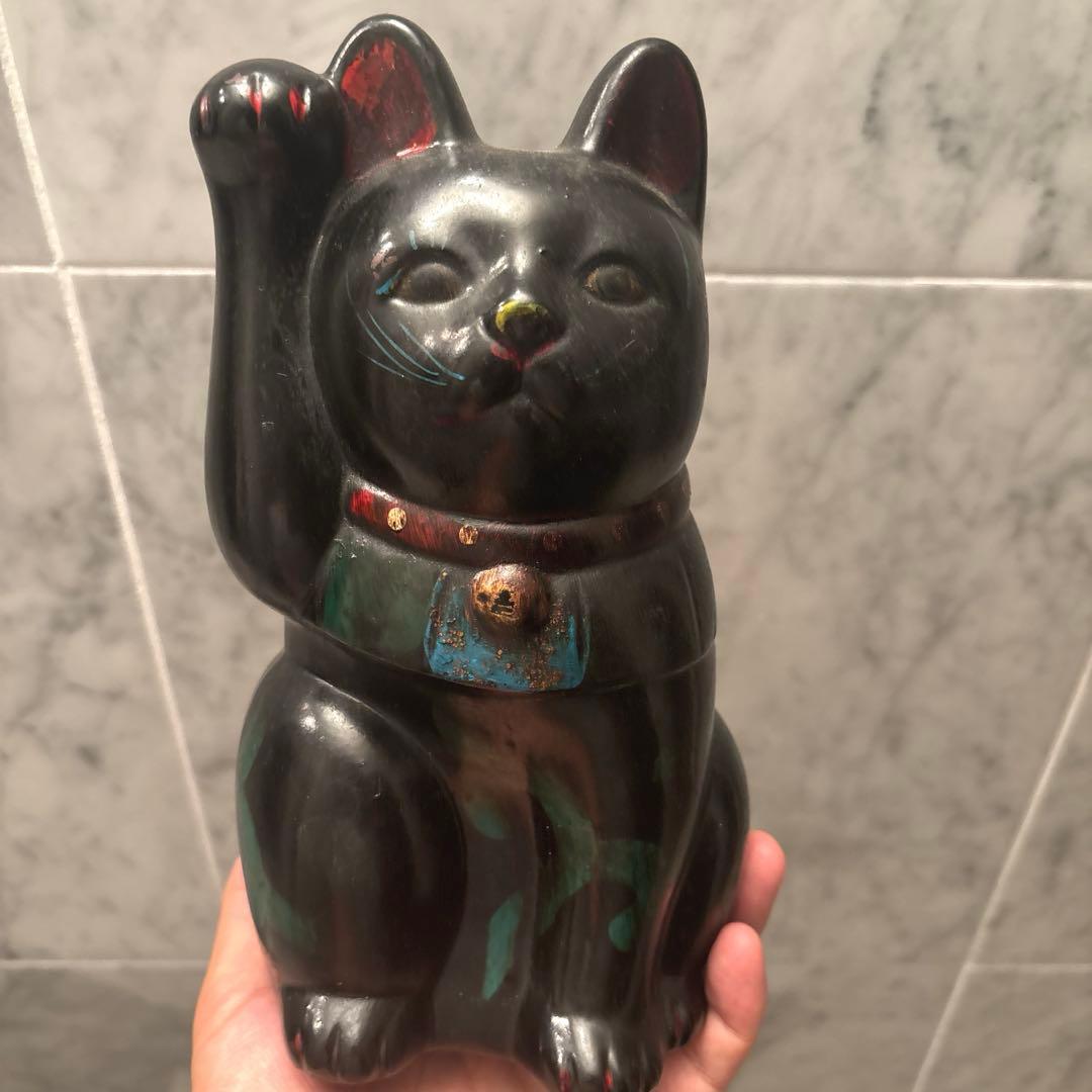 1920-30年代アンティーク妖艶な瞳と唐草模様が美しい陶器の招き猫