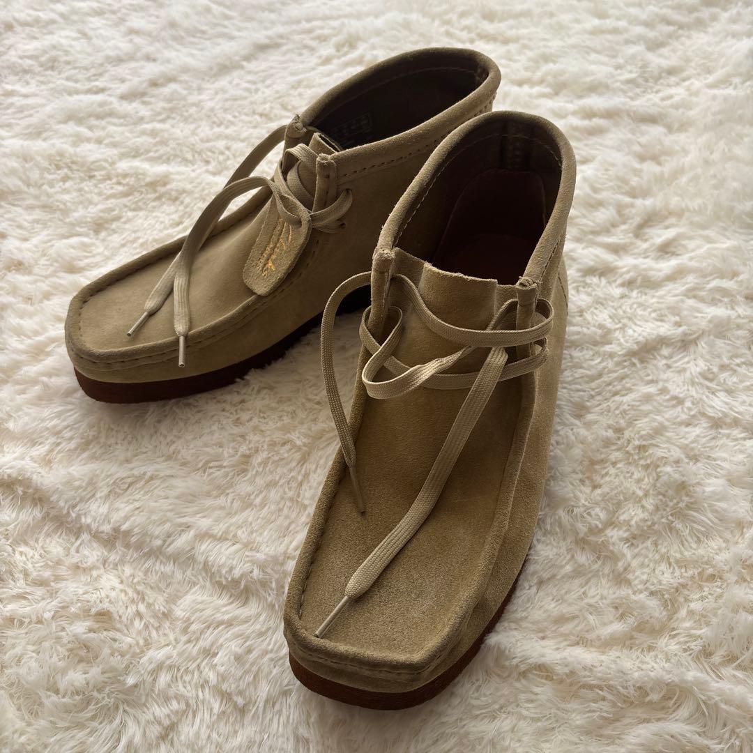Clarks ワラビー 26.5cm ベージュ CFS スエード ゴールドロゴ