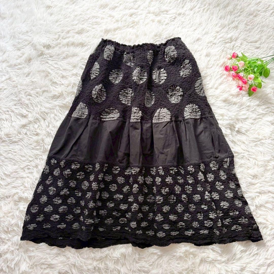 美品✨me イッセイミヤケ　フレアスカート　絞り　ドット　黒　ブラック