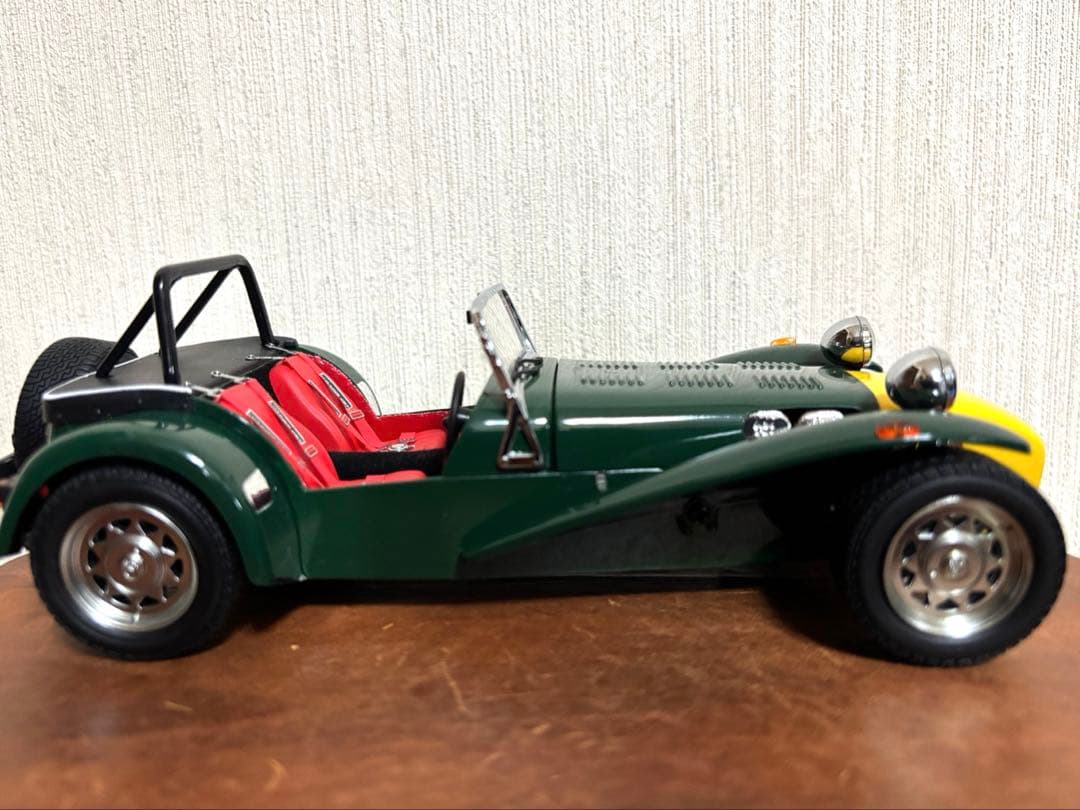 CATERHAM SUPER SEVEN ミニカー