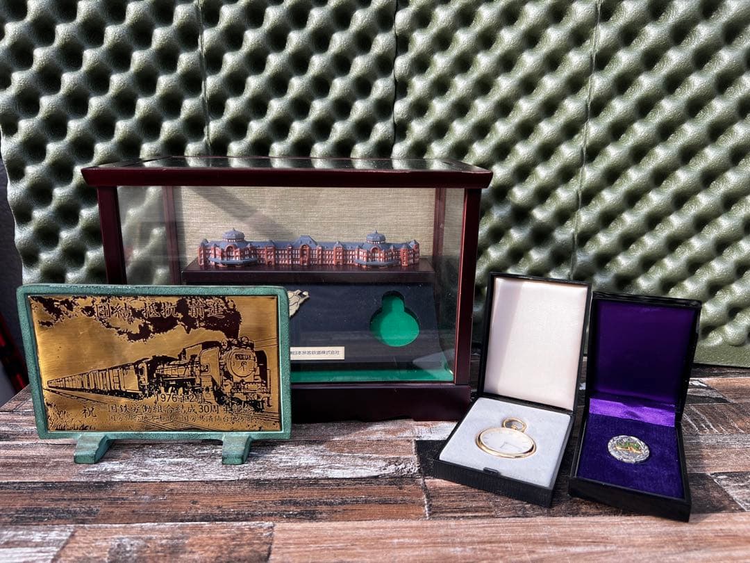 鉄道模型JR東日本 退職記念品 東京駅模型 懐中時計 ガラスケース付　非売品