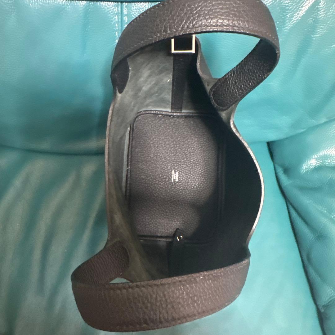 HERMES ブラック ハンドバッグ