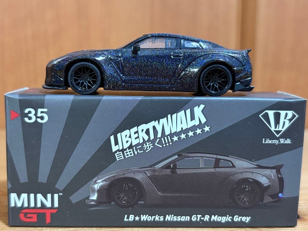 ミニカー MINI GT LBWR GT-R R35 No.35