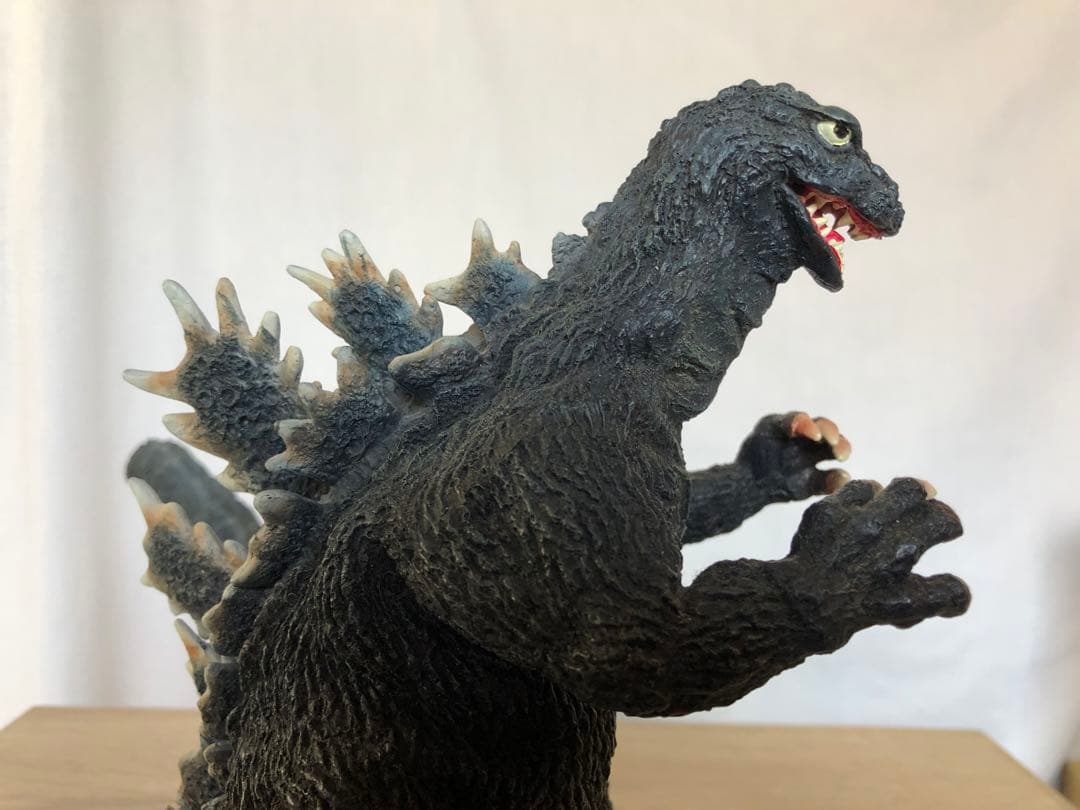 ウナムー ゴジラフィギュア キンゴジ　原型師、酒井ゆうじ