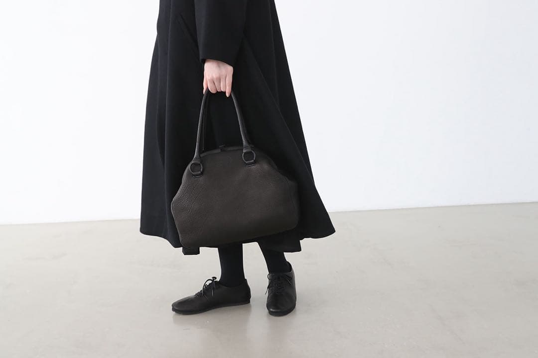 Mochi モチgama bag [black/ma-pro-14]鹿革