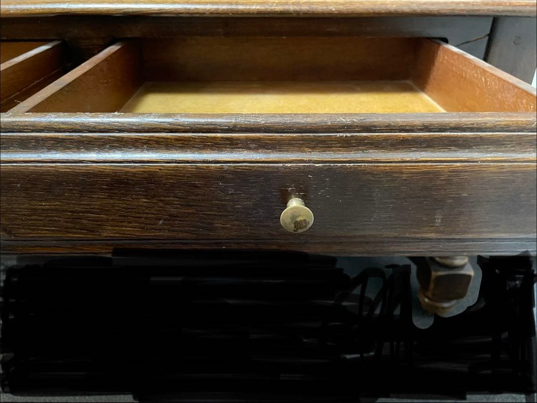 ヨーロッパアンティークテーブル