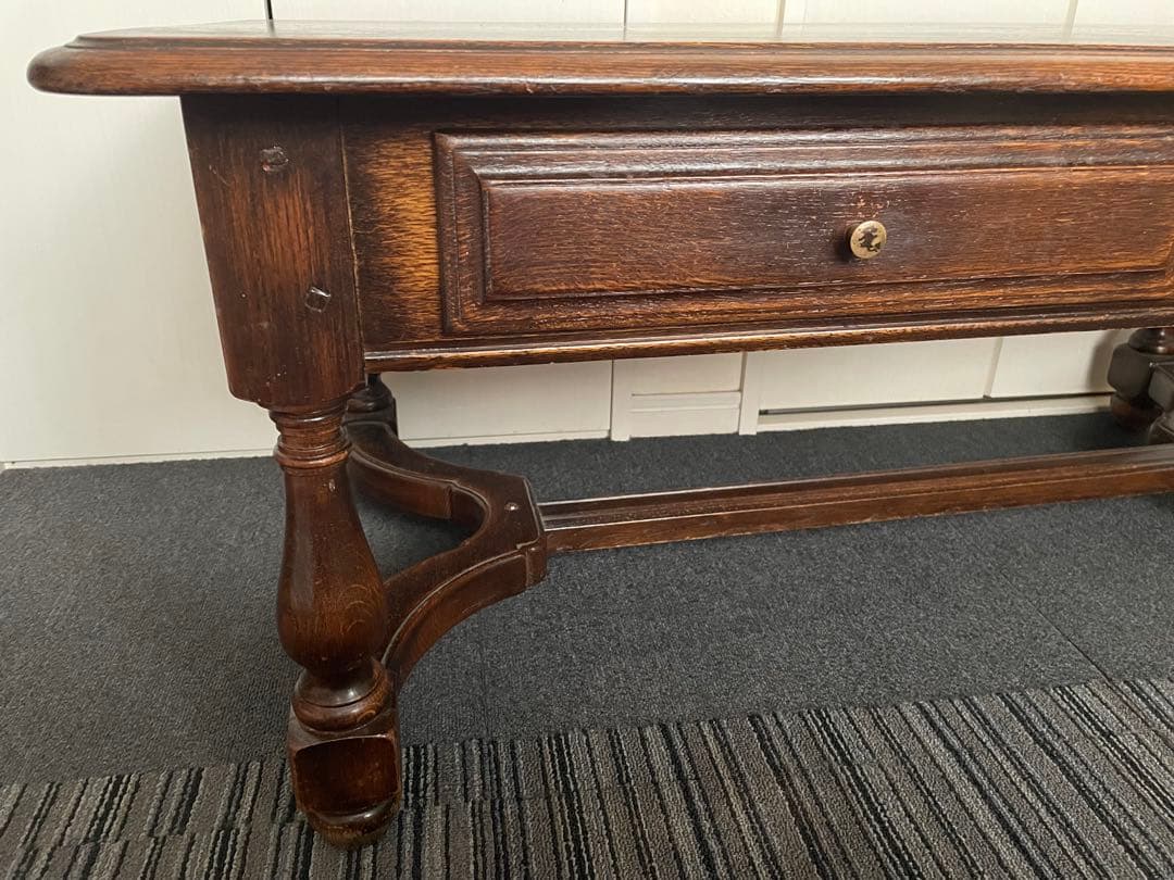 ヨーロッパアンティークテーブル