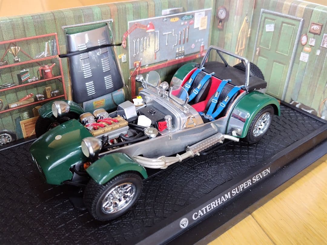 京商「CATERHAM SUPER SEVEN （Racing Screen）」
