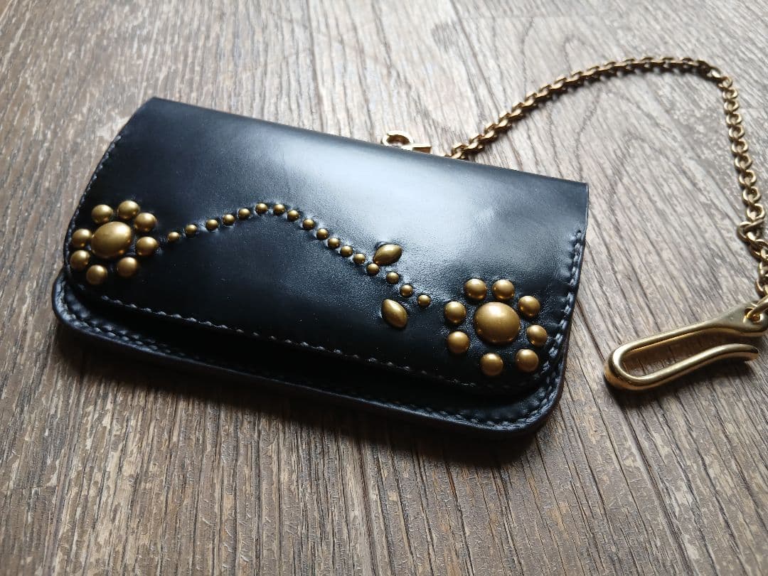 Hoween クロムエクセルレザー 茶芯トラッカーウォレット 真鍮スタッズ