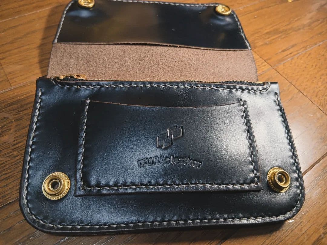 Hoween クロムエクセルレザー 茶芯トラッカーウォレット 真鍮スタッズ