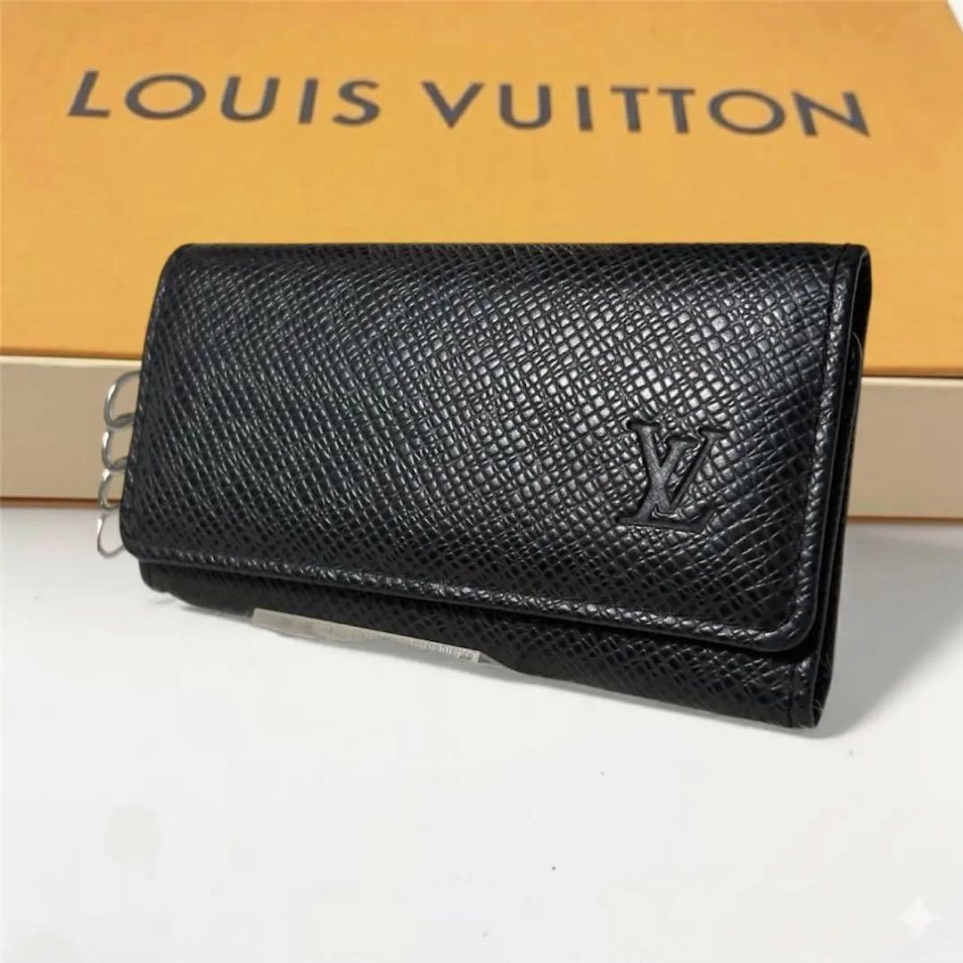 ルイヴィトン タイガ　ミュルティクレ4　キーケース　ノワール　ブラック