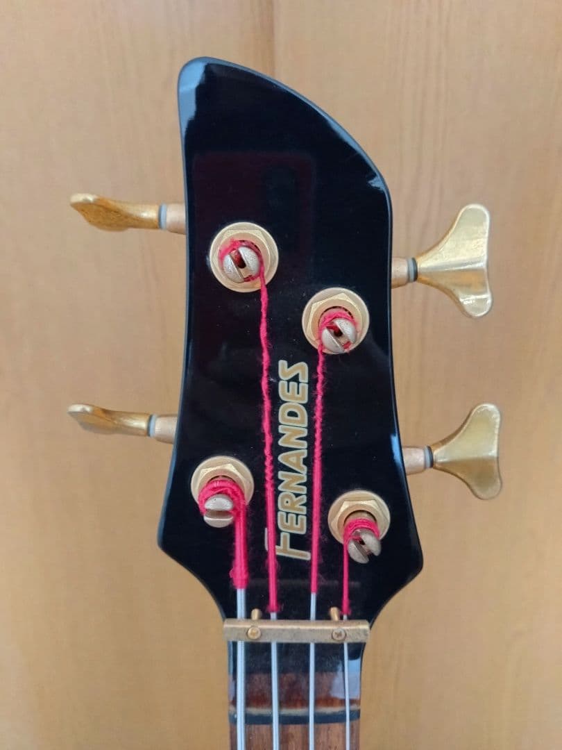 FERNANDES エレキベース レッド