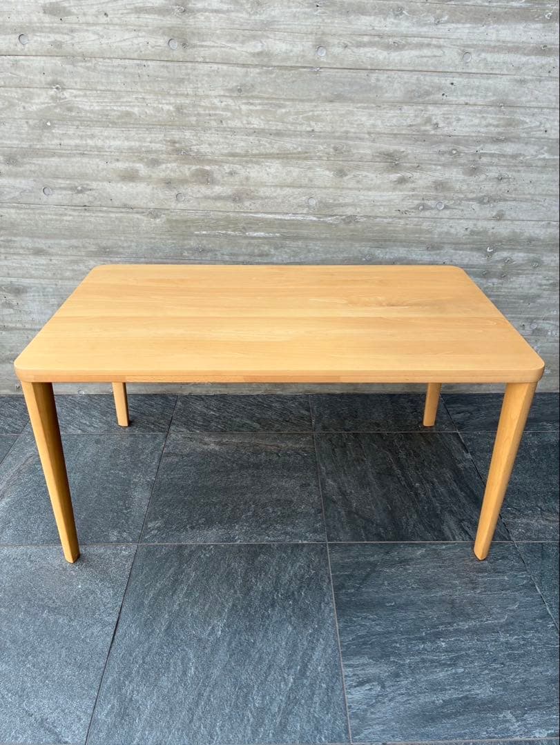 カリモク　ダイニングテーブル　幅135cm DU4820