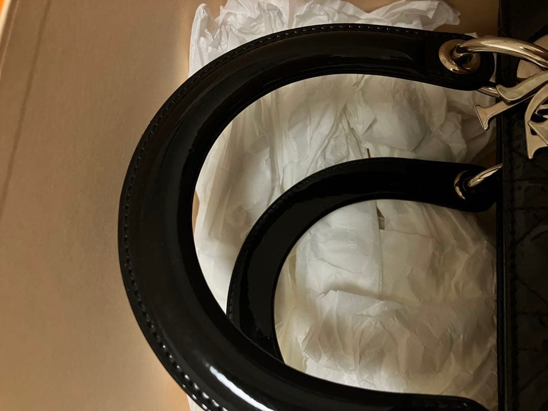 レディディオール カナージュ パテントレザー ハンドバッグ　ミディアム