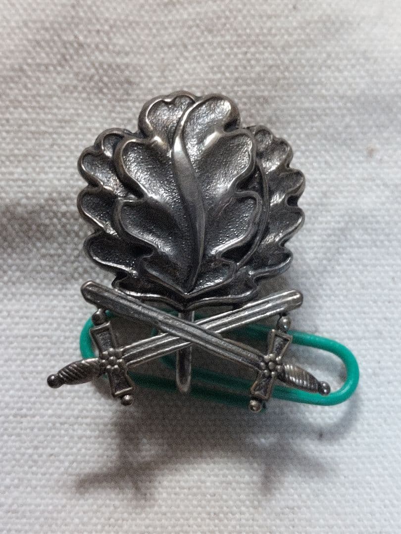 ドイツ軍 1957年Ver. 剣付柏葉章 (実物)　個人装備品