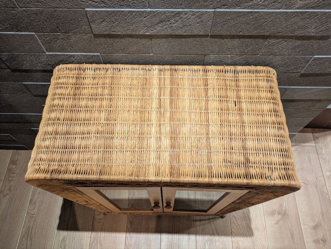 【ラタン家具】 ガラス扉付きキャビネット 飾り棚 北欧ナチュラル