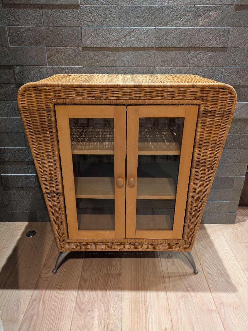 【ラタン家具】 ガラス扉付きキャビネット 飾り棚 北欧ナチュラル