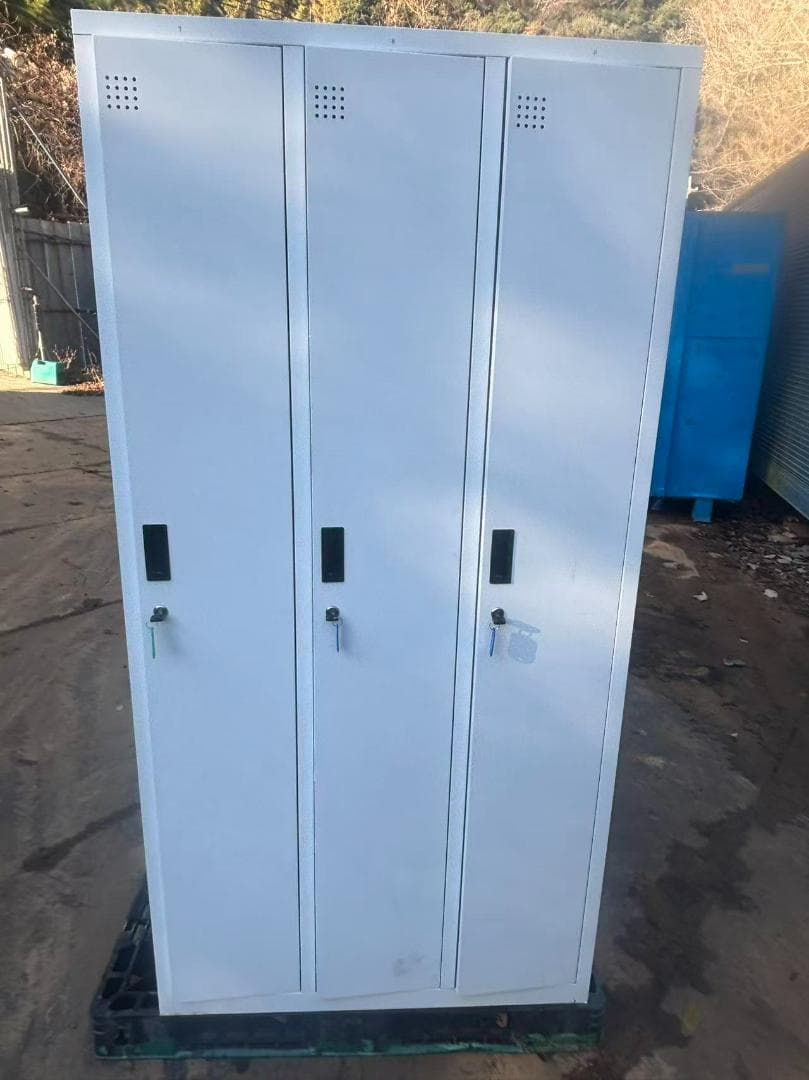 業務用　従業員用ロッカー　３人用