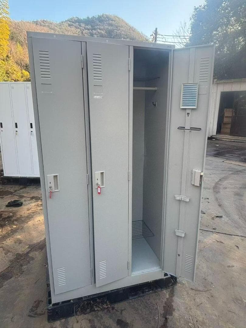 業務用　従業員用ロッカー　３人用