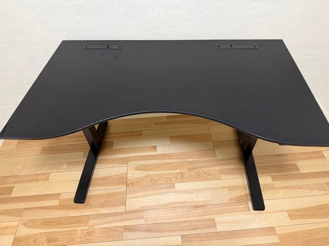 オカムラ ストライカー スイフト ワークデスク ラウンドスラントエッジ昇降デスク