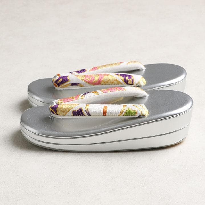 【新品】振袖用 草履バッグセット　古典 七宝文様　02809N