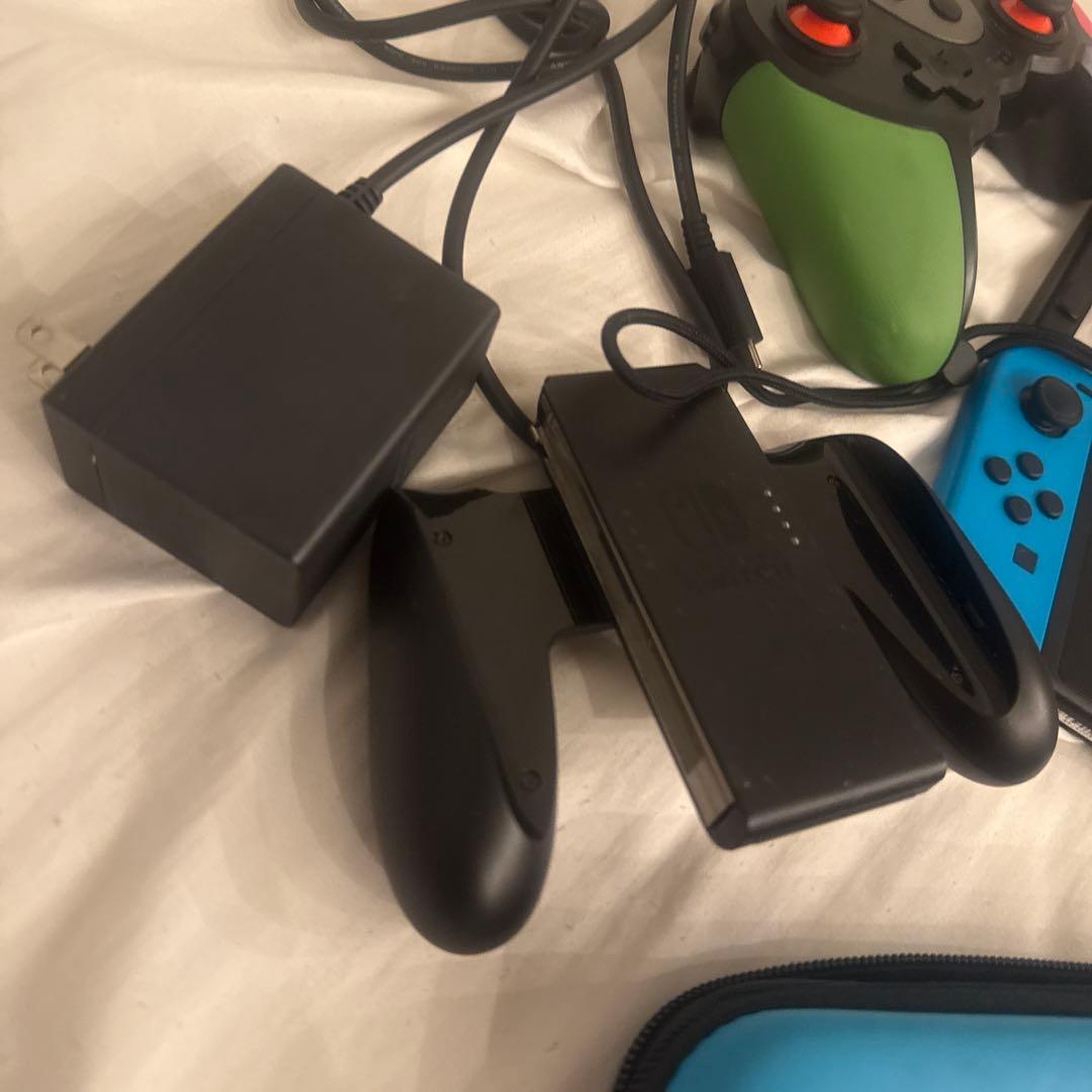 さ*な様 Nintendo Switch 本体 赤/青 Joy-Con 付属品