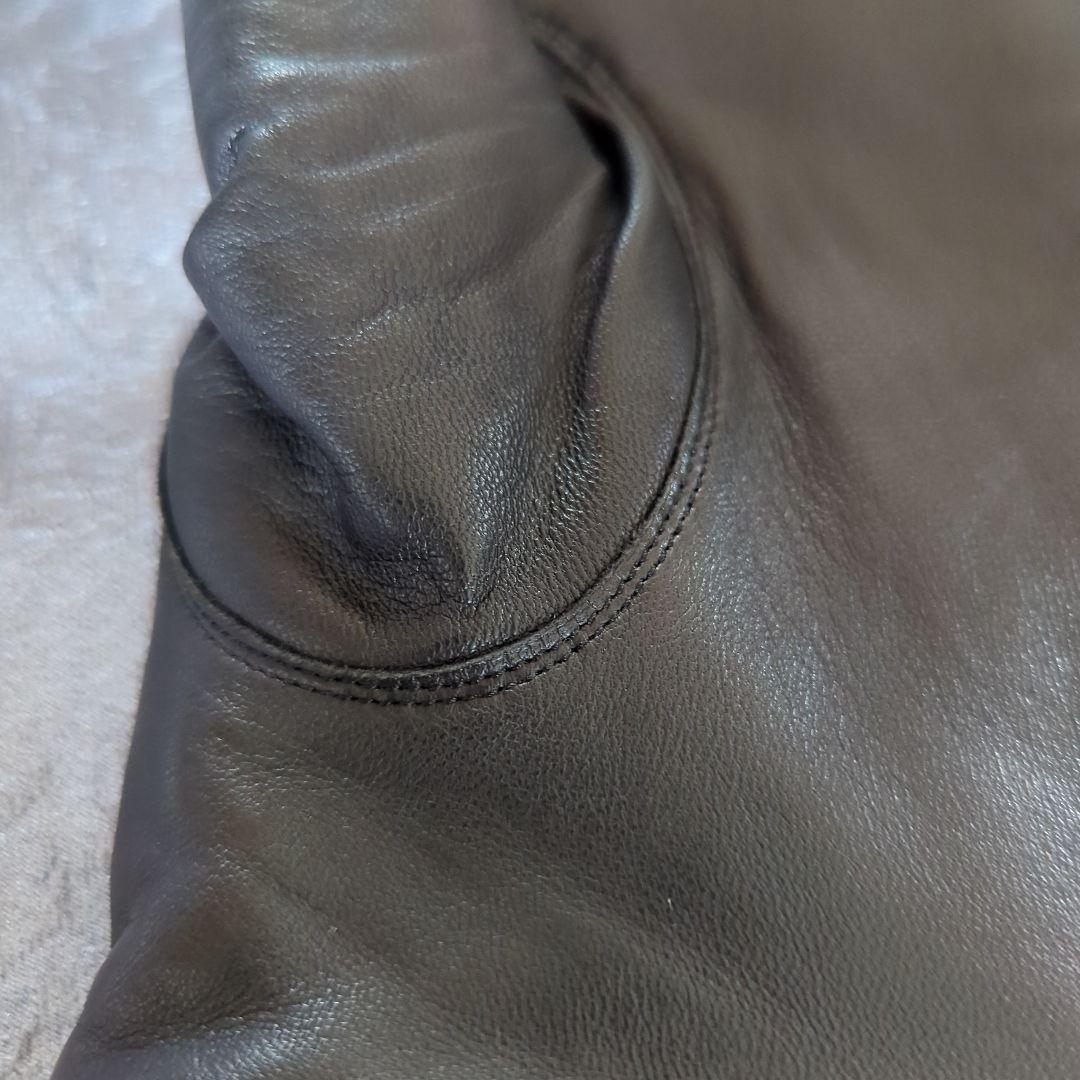 5351POURLESHOMMS SCHORL黒レザー 手袋 パイソン＆シープ