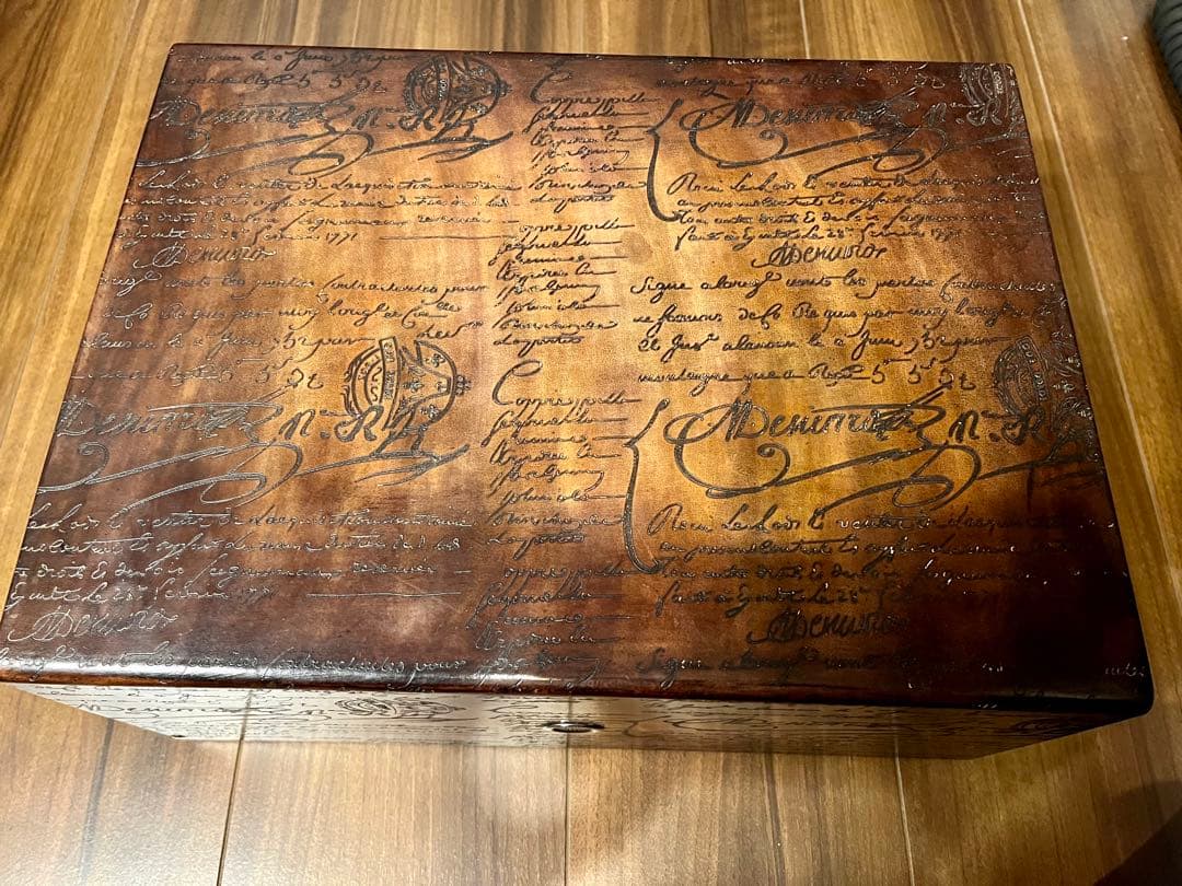 新品未使用 ベルルッティ カリグラフィーボックス ブラウン シューズケース 箱