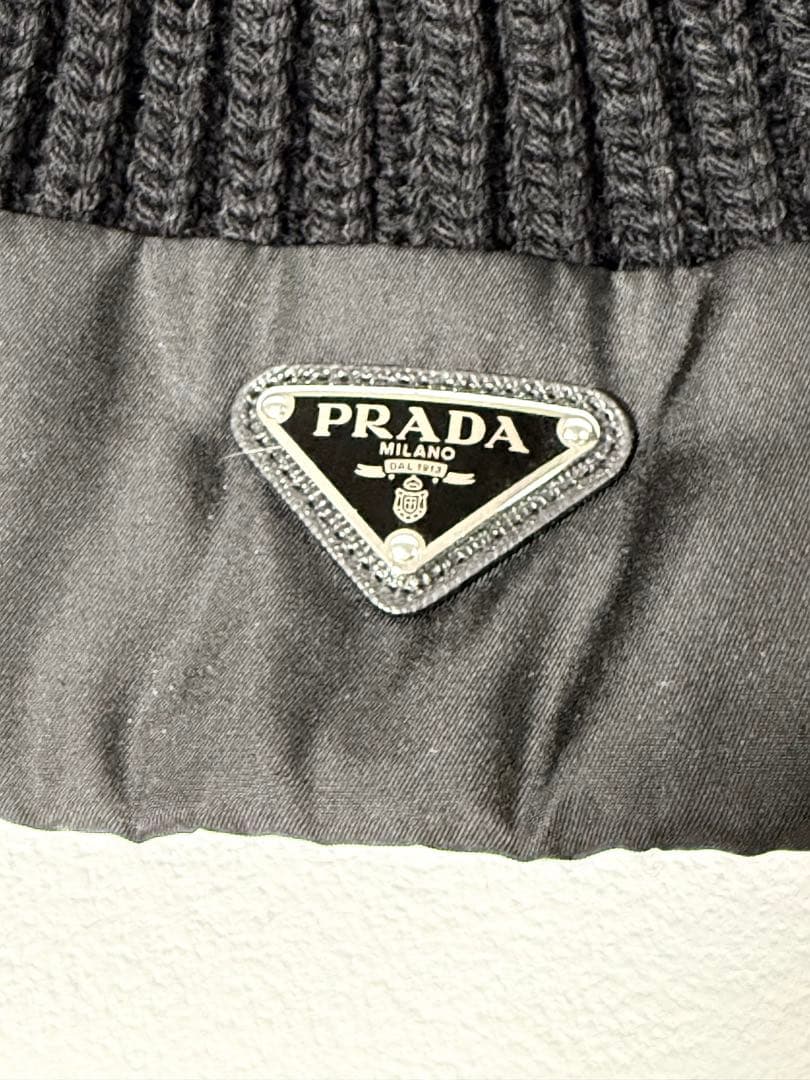 美品！　プラダ　人気　ニット帽　ロゴ