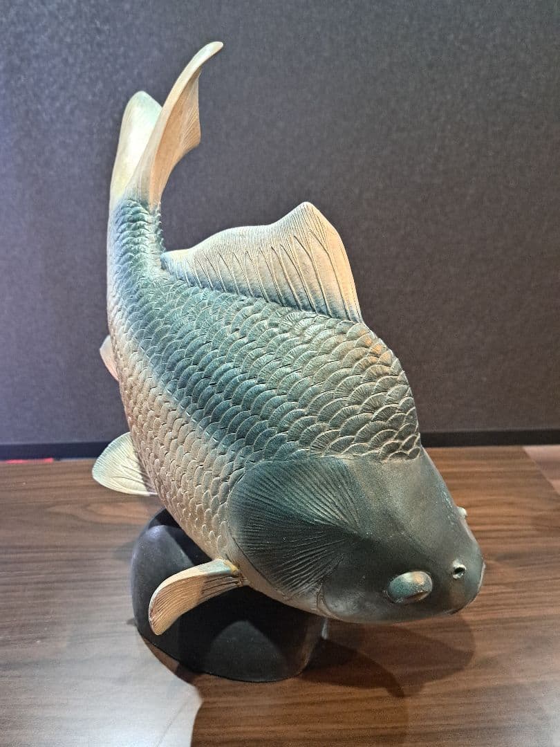 陶器 魚の彫刻 青白